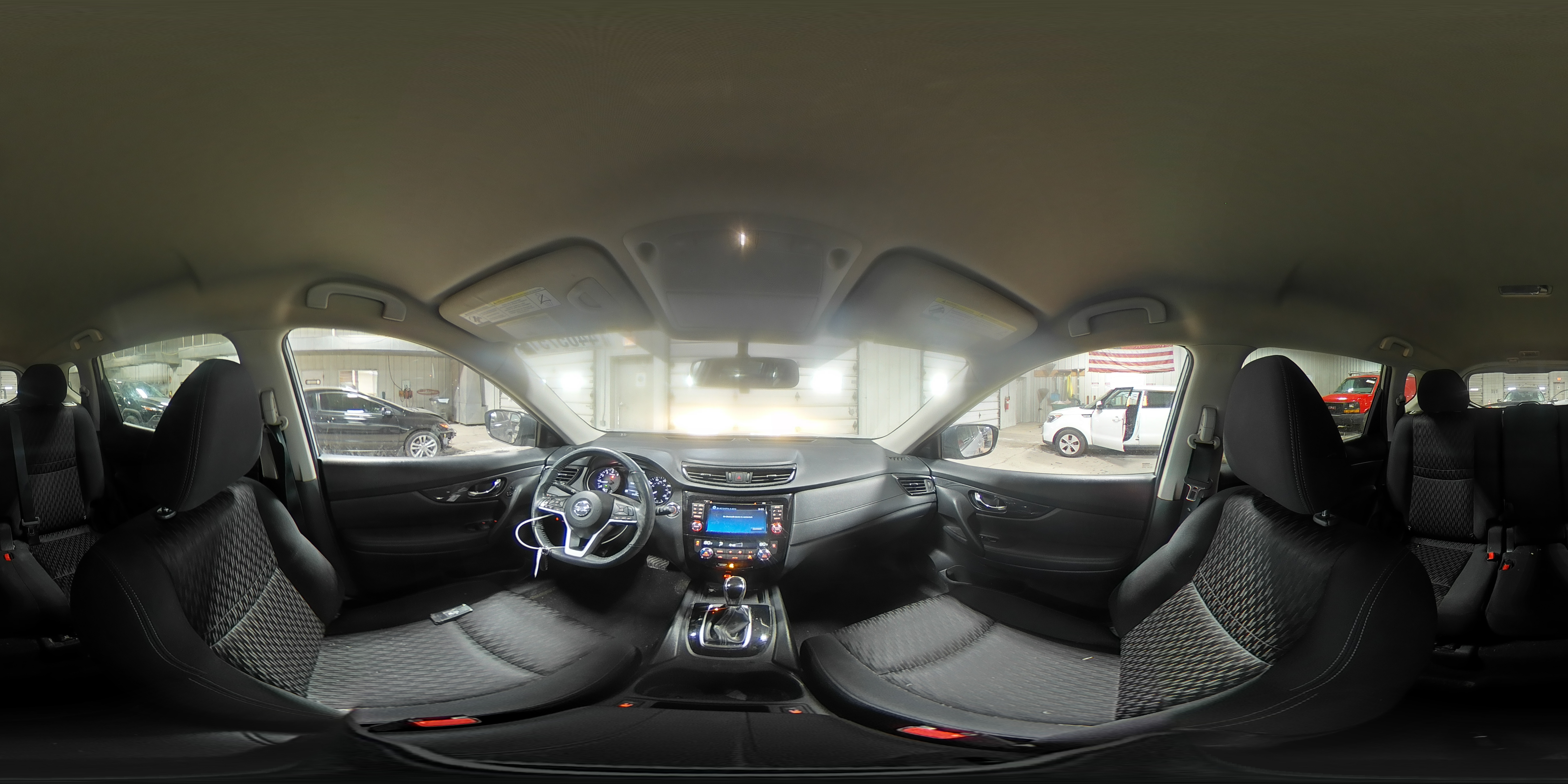 2017 Nissan Rogue - Image 14