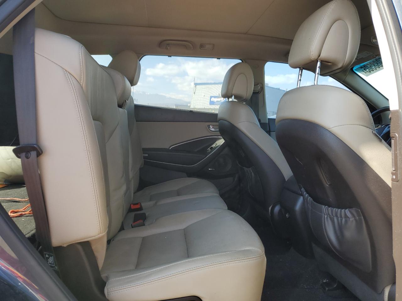 2015 Hyundai Santa Fe - Image 11
