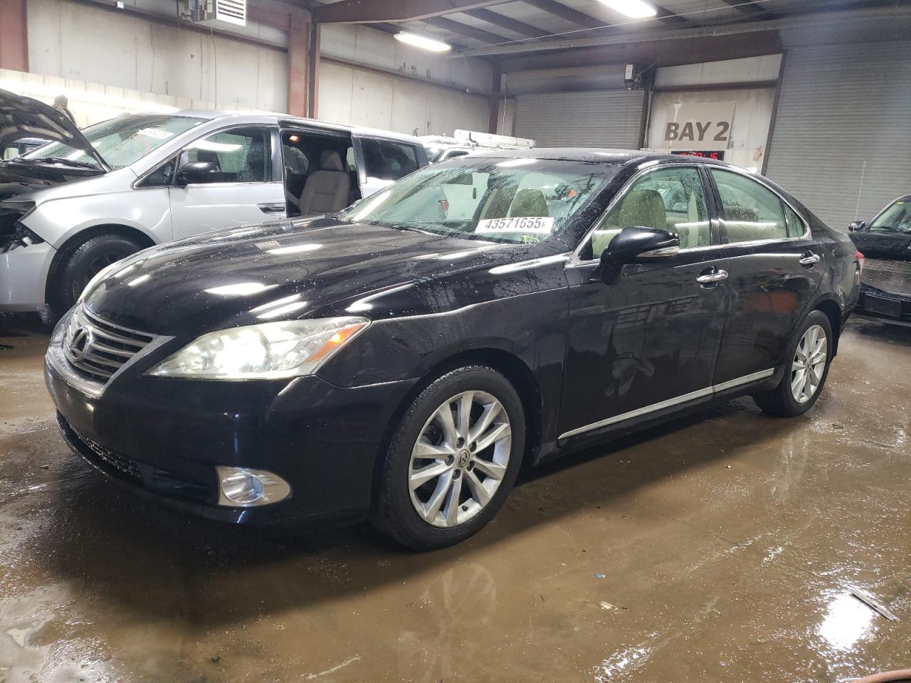 2011 Lexus ES - Image 1