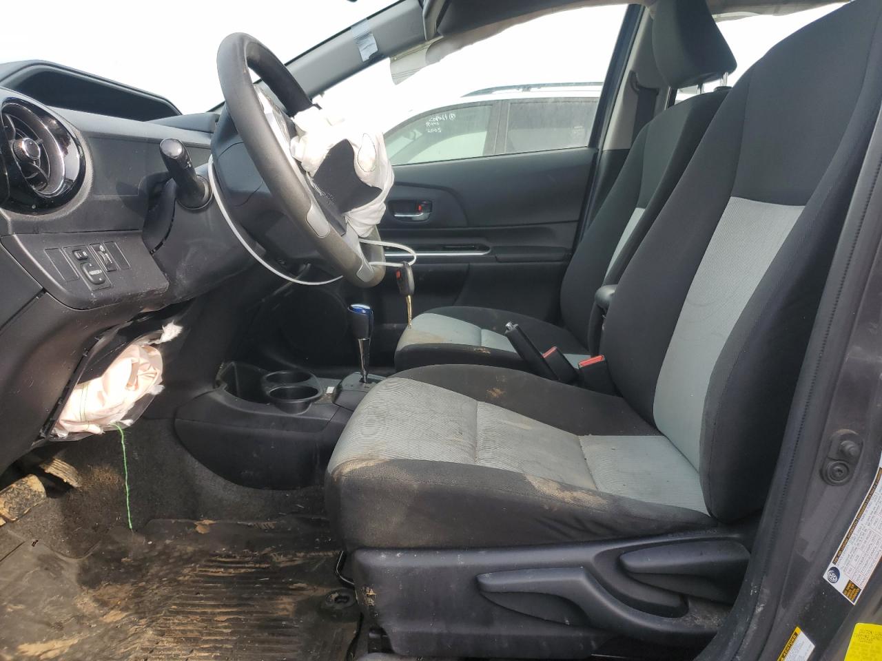 2015 Toyota Prius - Image 7