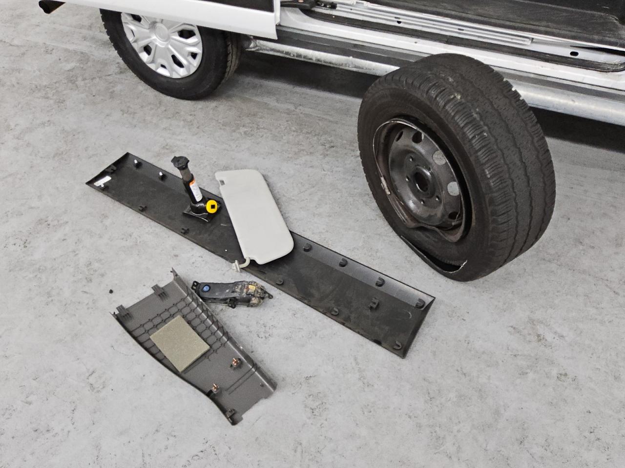 2023 Ford Transit - Image 13