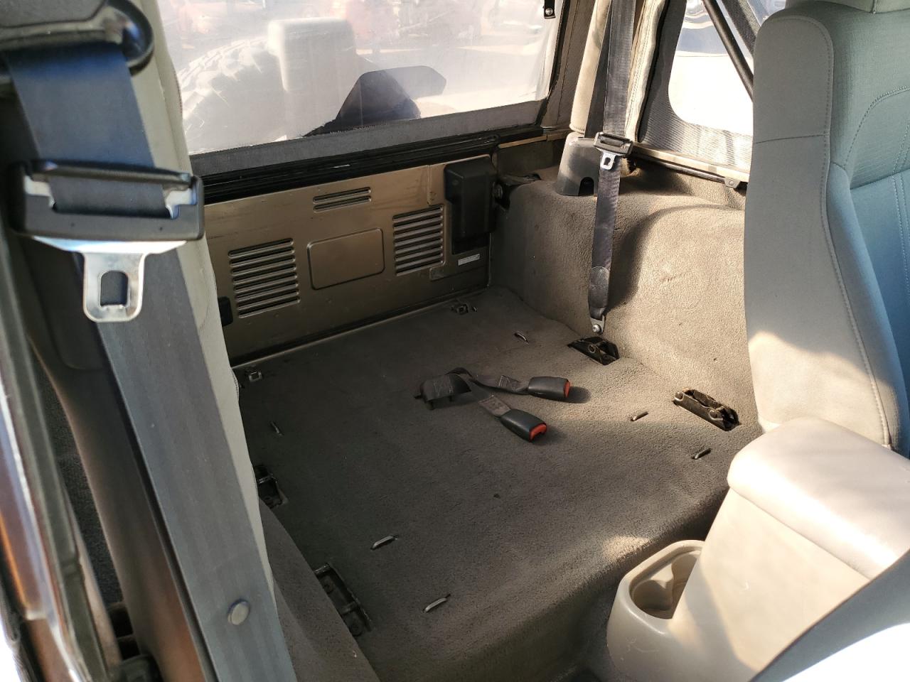 2003 Jeep Wrangler - Image 10
