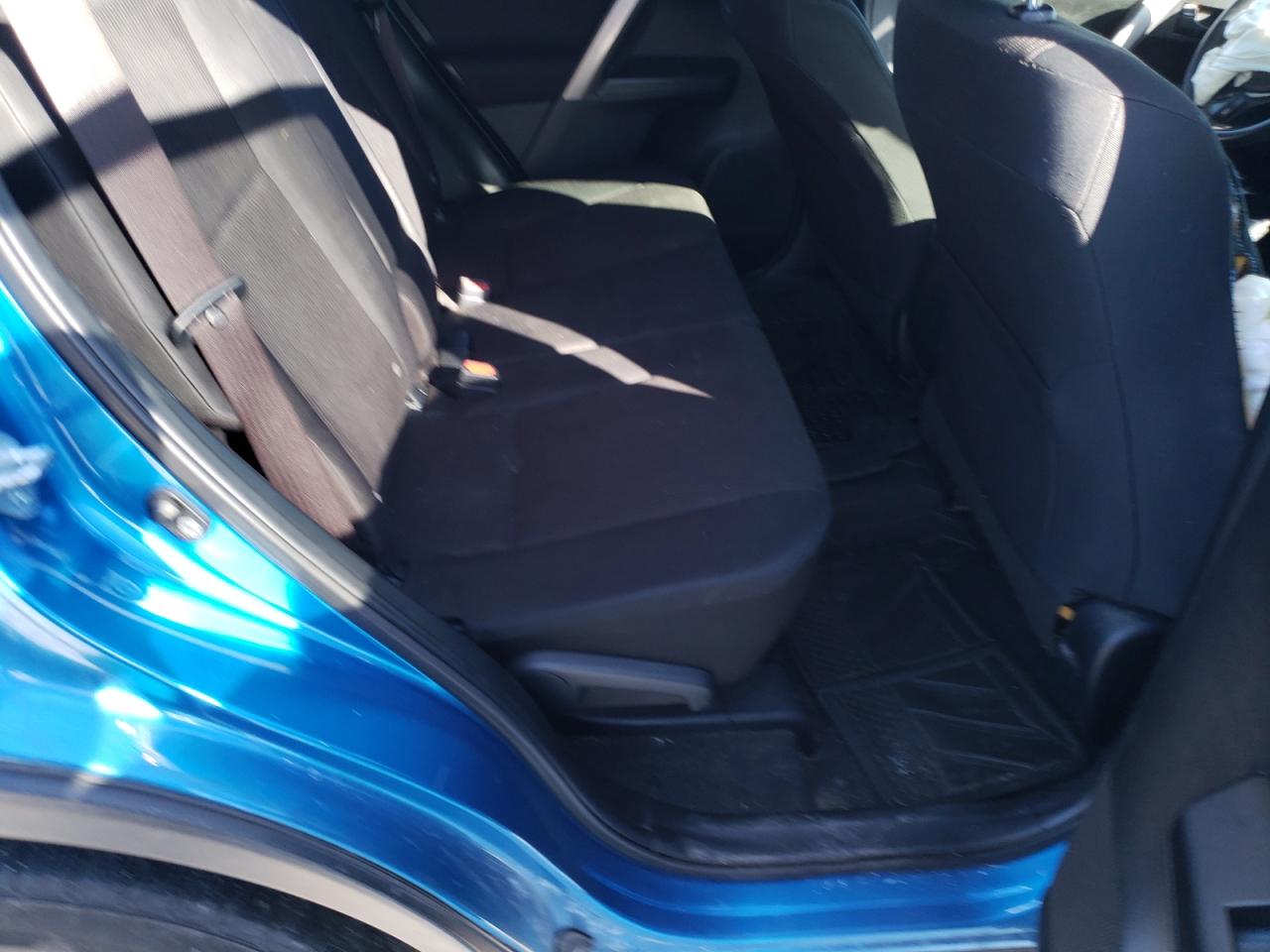 2017 Toyota RAV 4 - Image 10