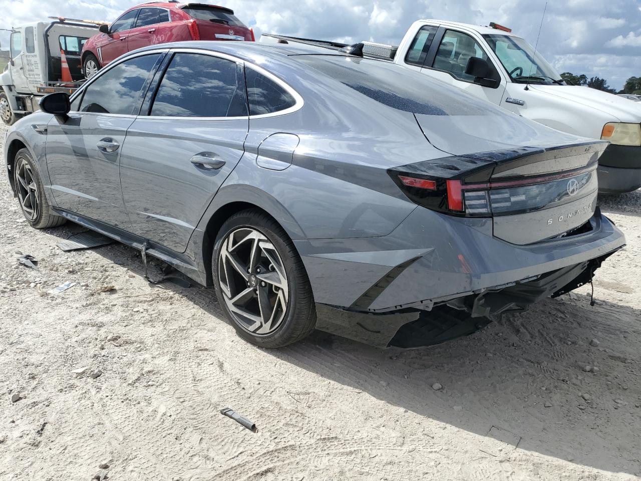 2024 Hyundai Sonata - Image 2