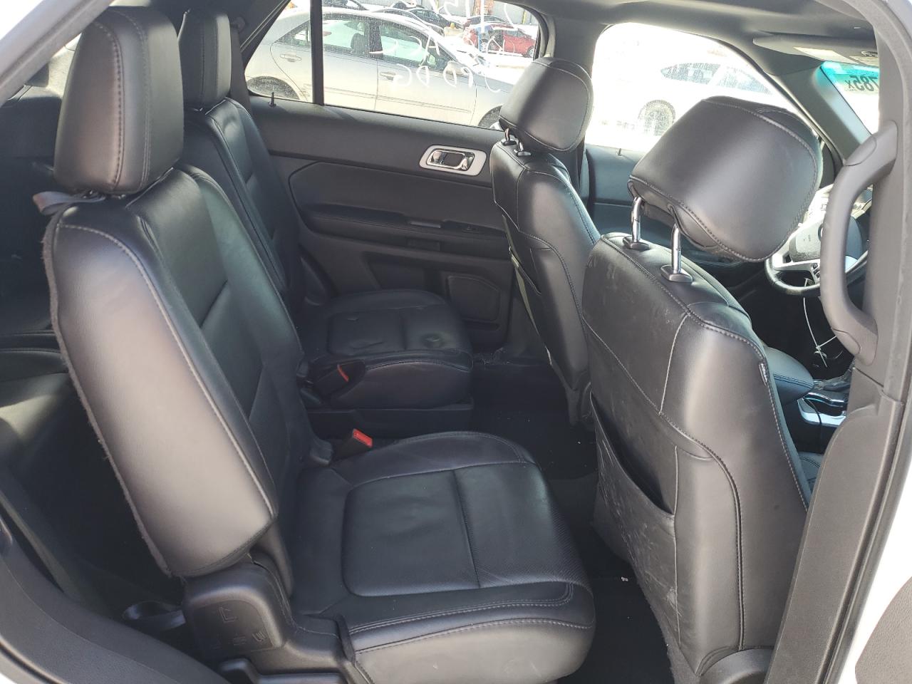 2015 Ford Explorer - Image 11