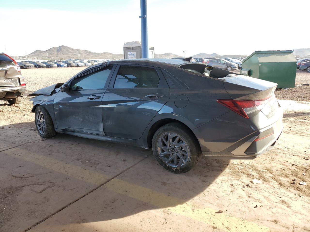 2024 Hyundai Elantra - Image 2