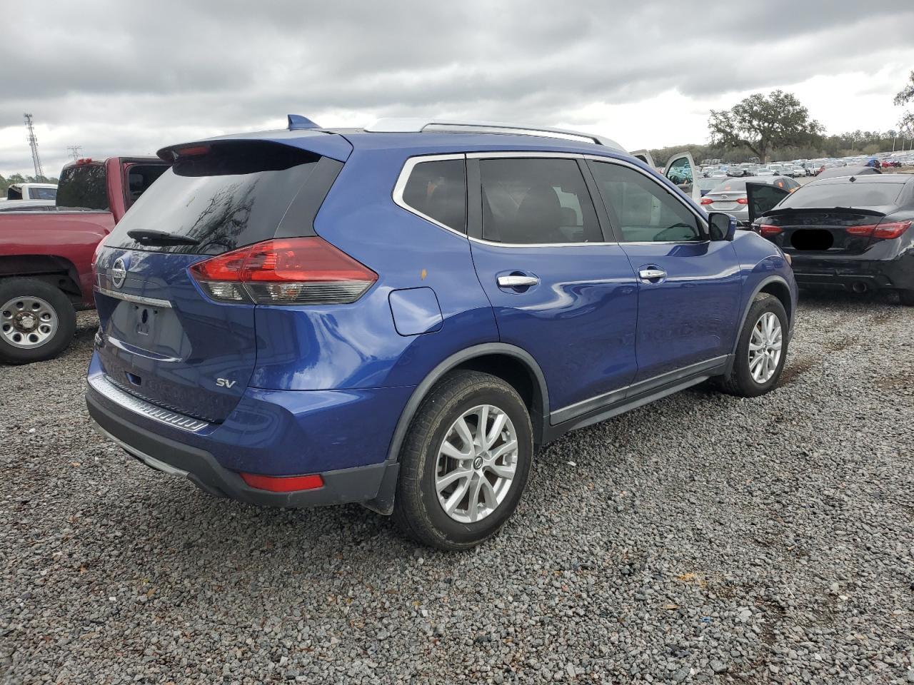 2018 Nissan Rogue - Image 3