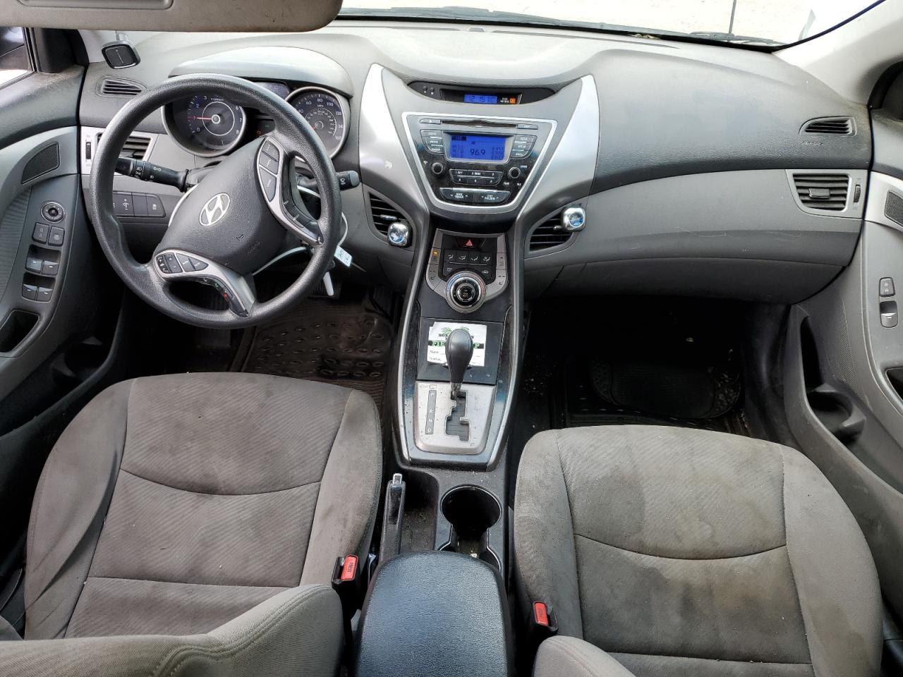 2013 Hyundai Elantra - Image 8
