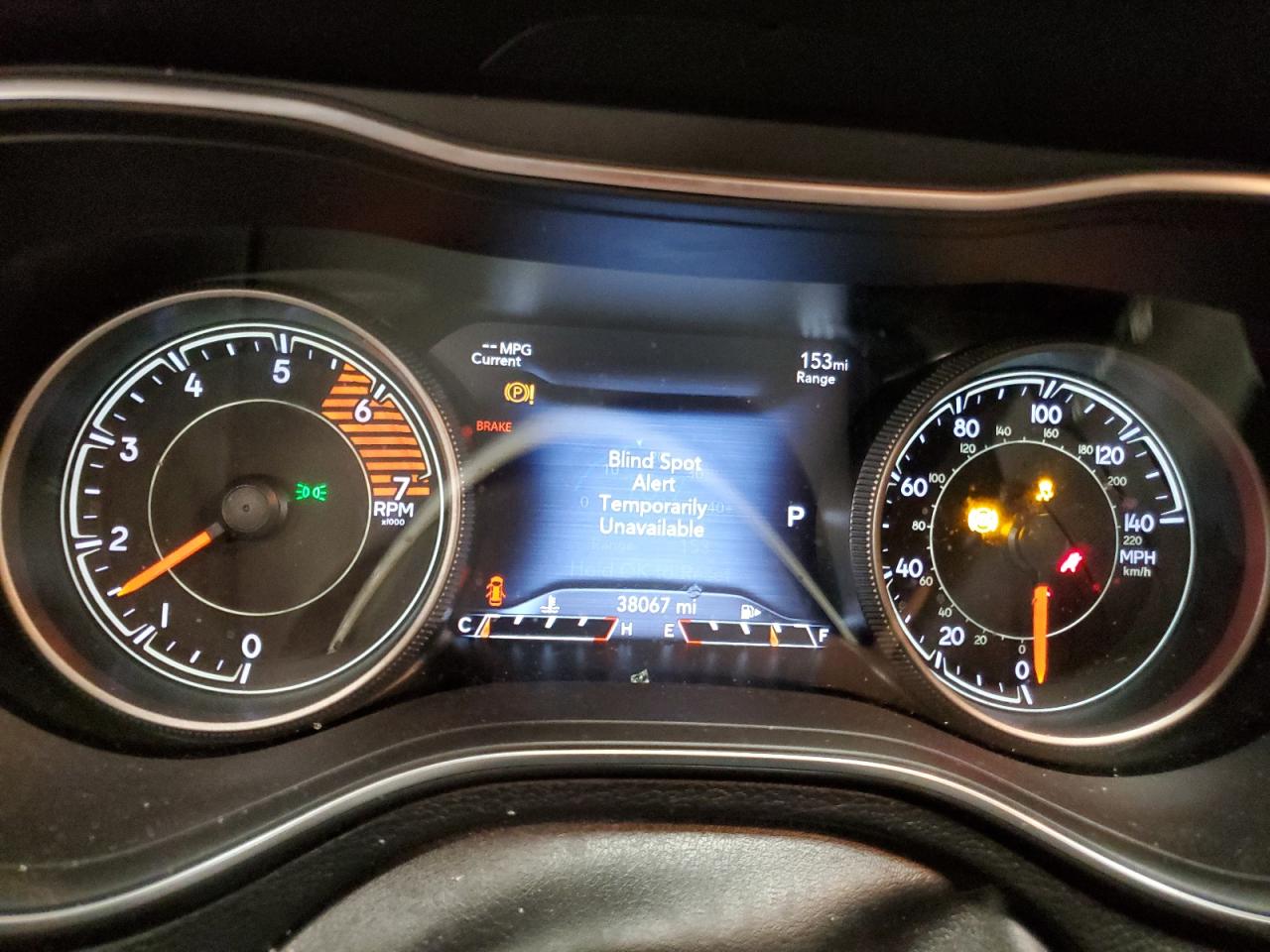 2020 Jeep Cherokee - Image 9