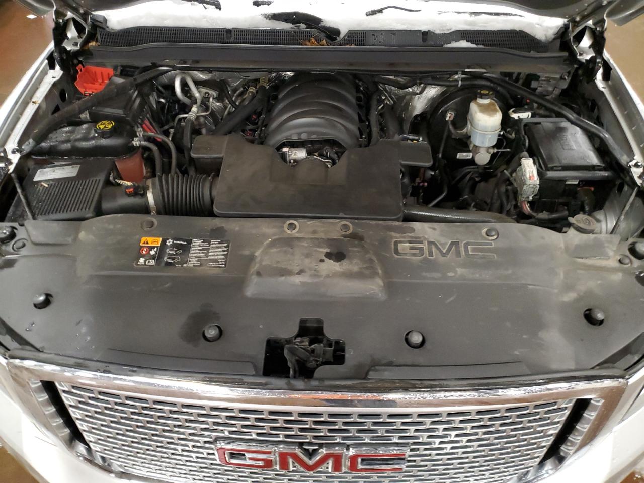 2016 GMC Yukon - Image 12