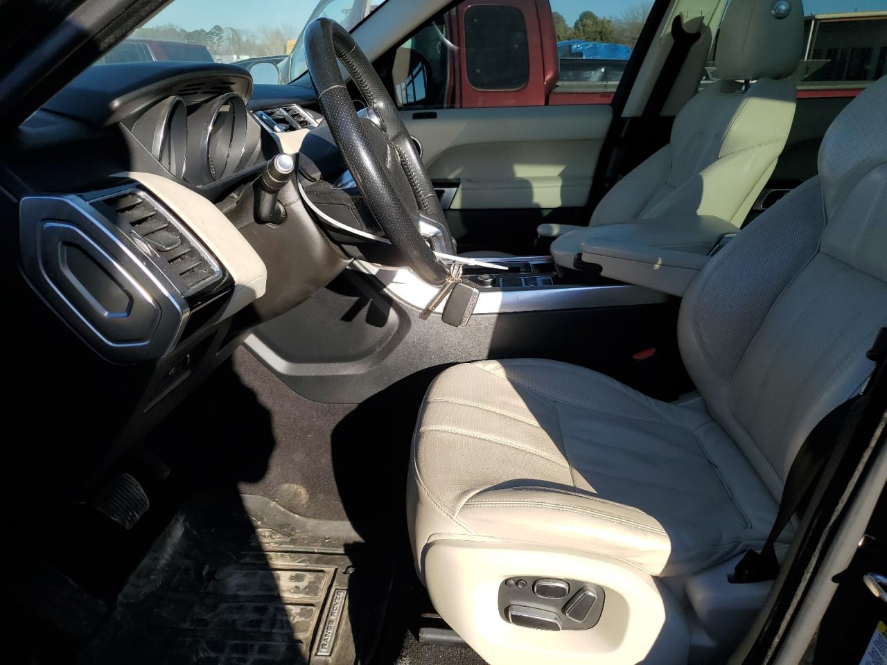 2015 Land Rover Range Rover - Image 7