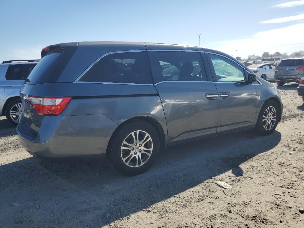 2011 Honda Odyssey - Image 3