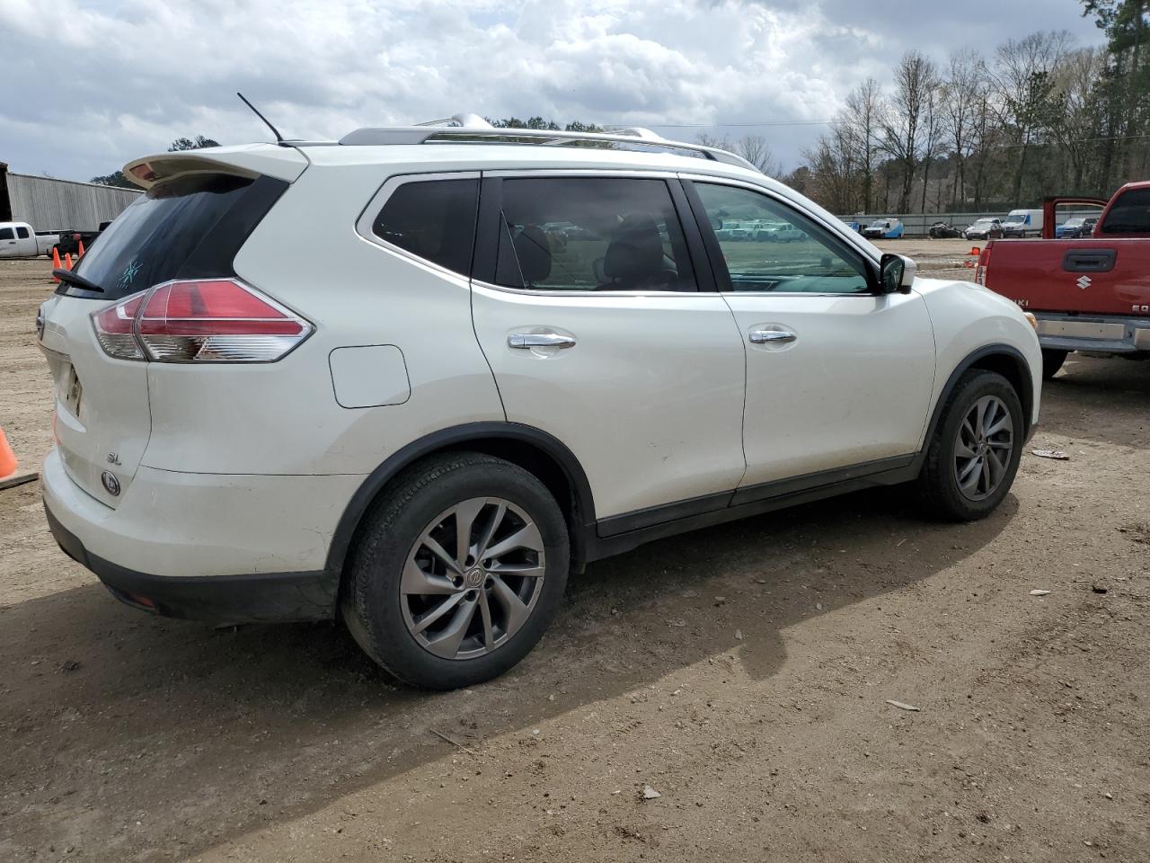 2015 Nissan Rogue - Image 3
