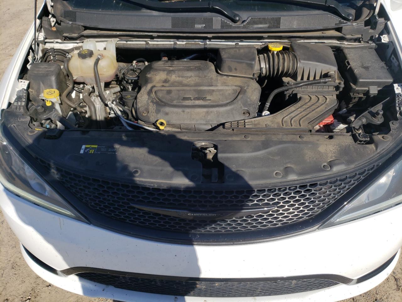 2020 Chrysler Pacifica - Image 13