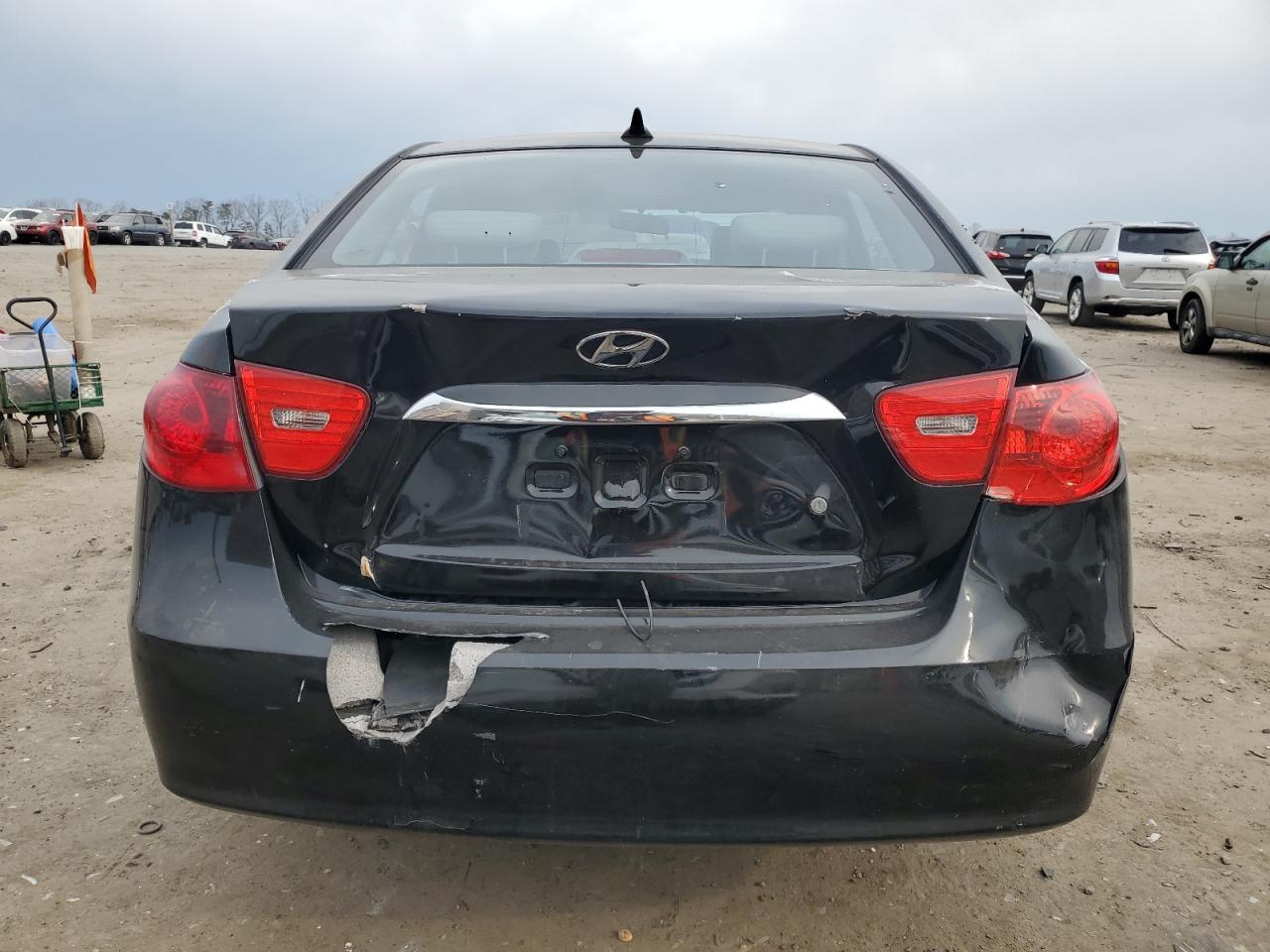 2010 Hyundai Elantra - Image 6