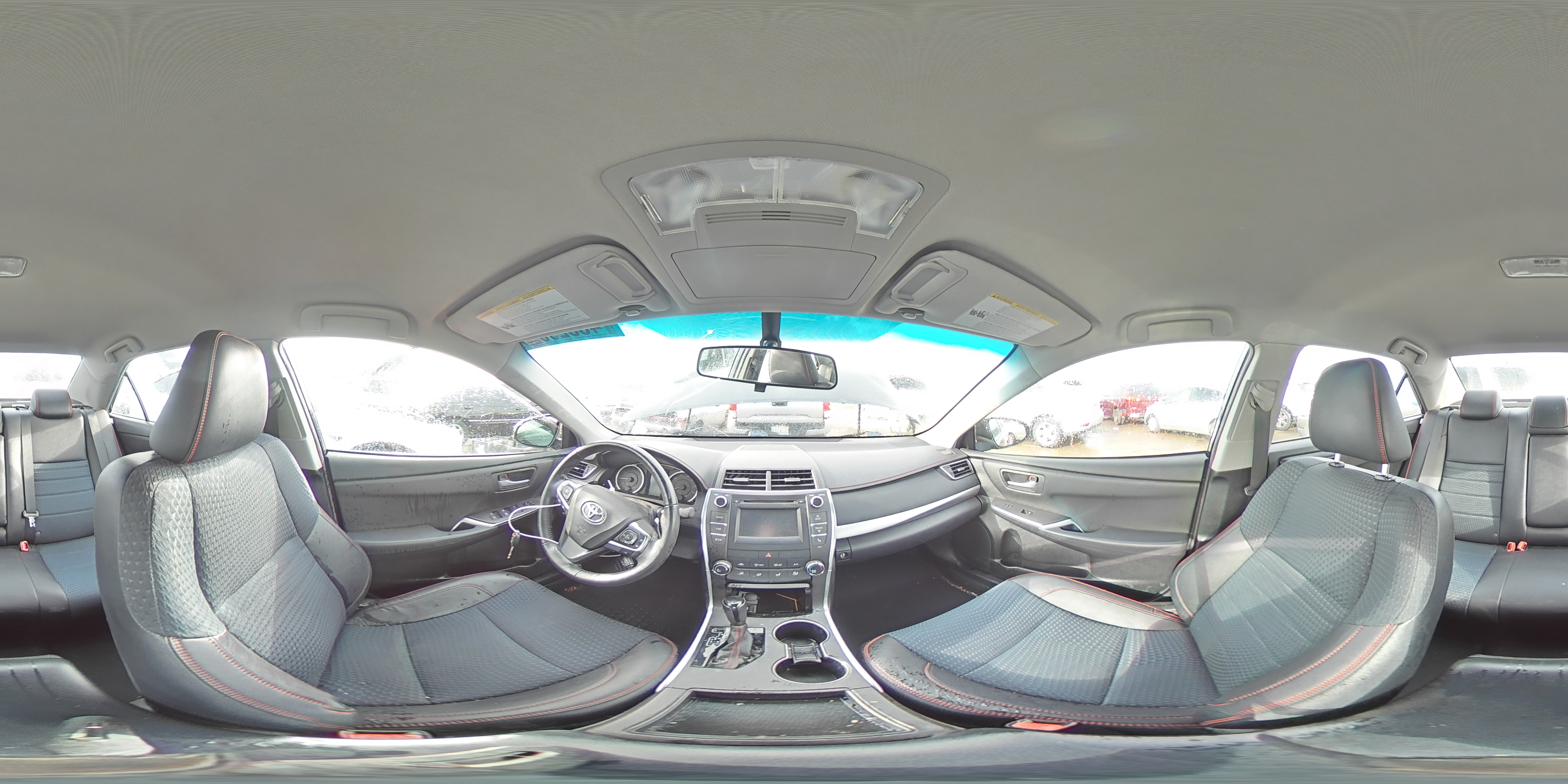 2015 Toyota Camry - Image 13