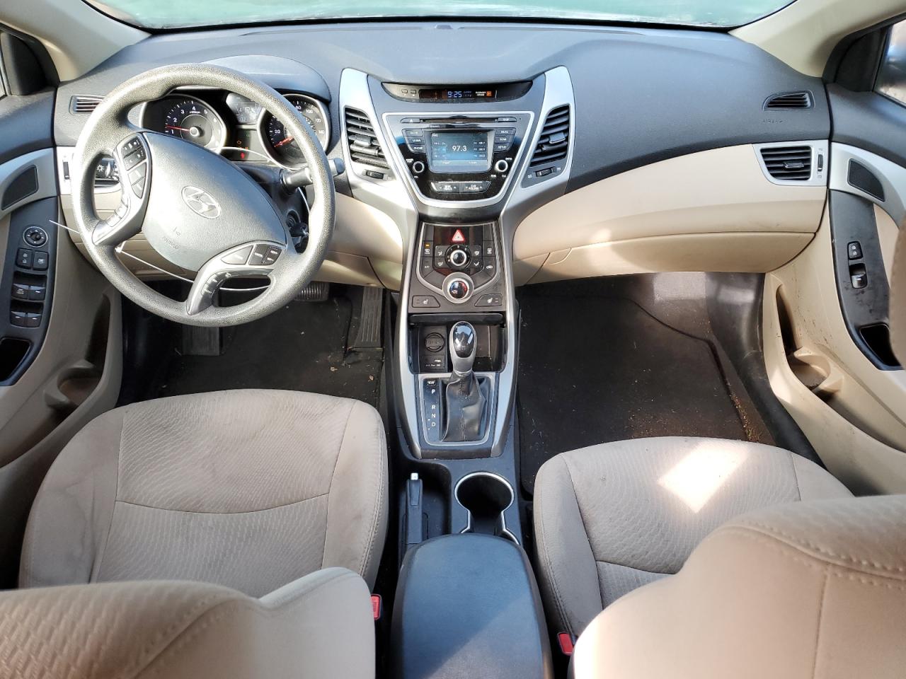 2014 Hyundai Elantra - Image 8