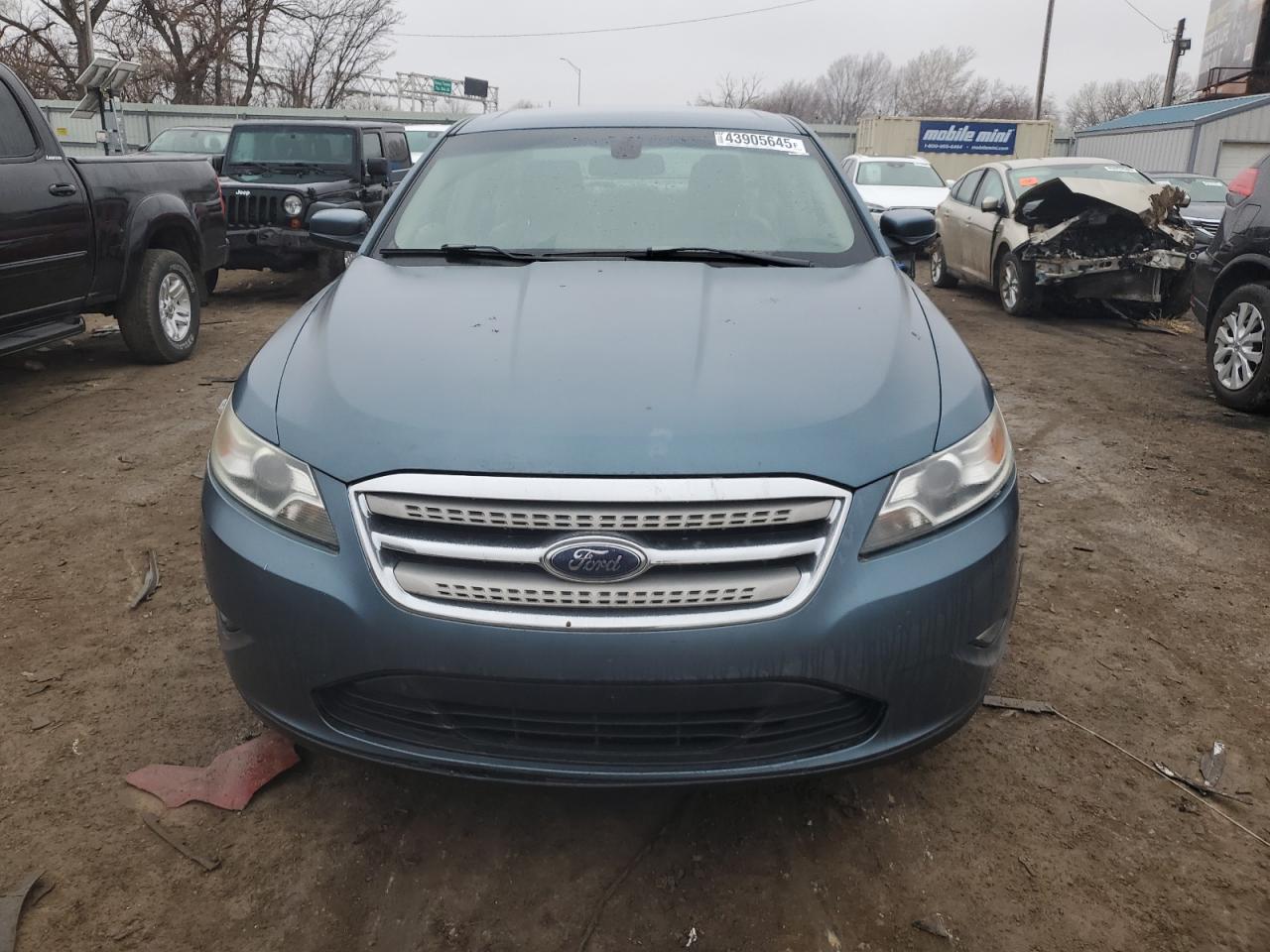 2010 Ford Taurus - Image 5