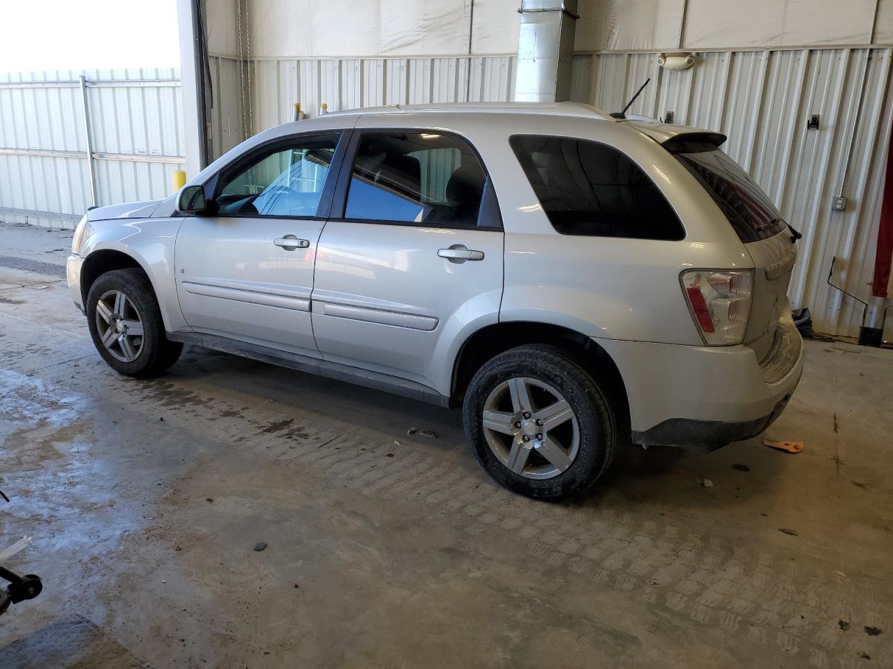 2009 Chevrolet Equinox - Image 2