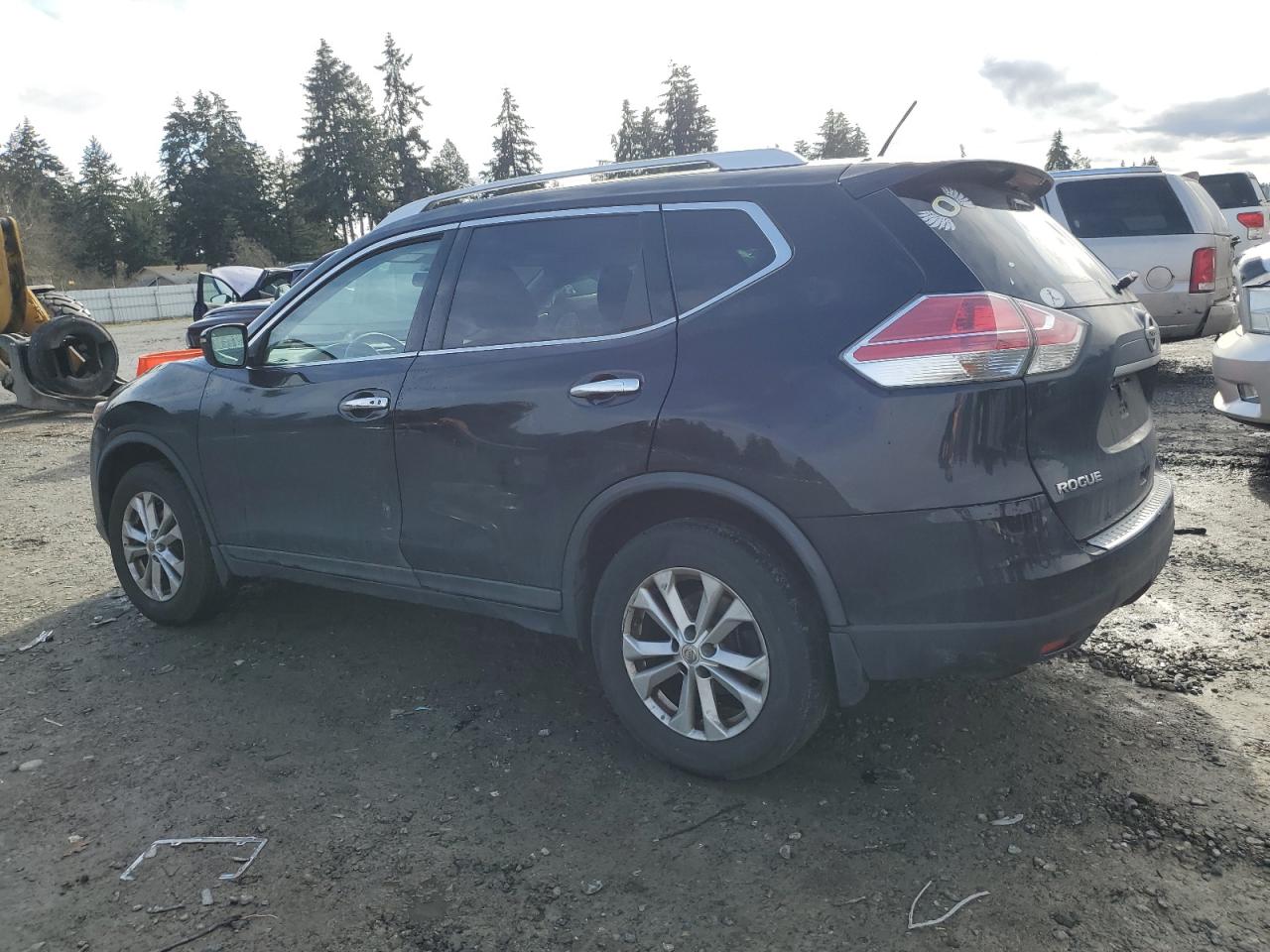 2016 Nissan Rogue - Image 2
