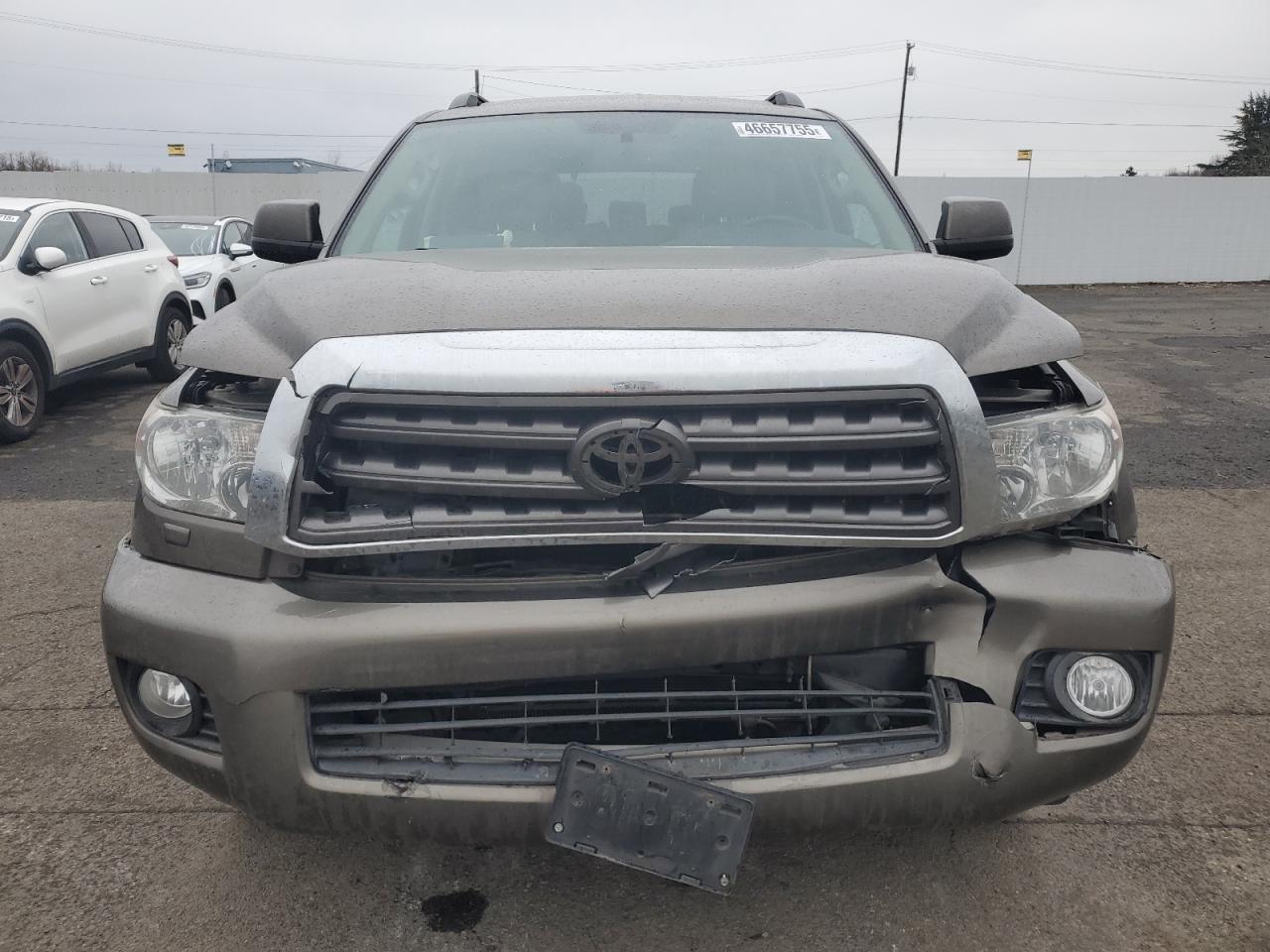 2014 Toyota Sequoia - Image 5