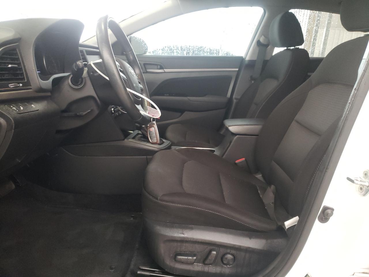 2017 Hyundai Elantra - Image 7