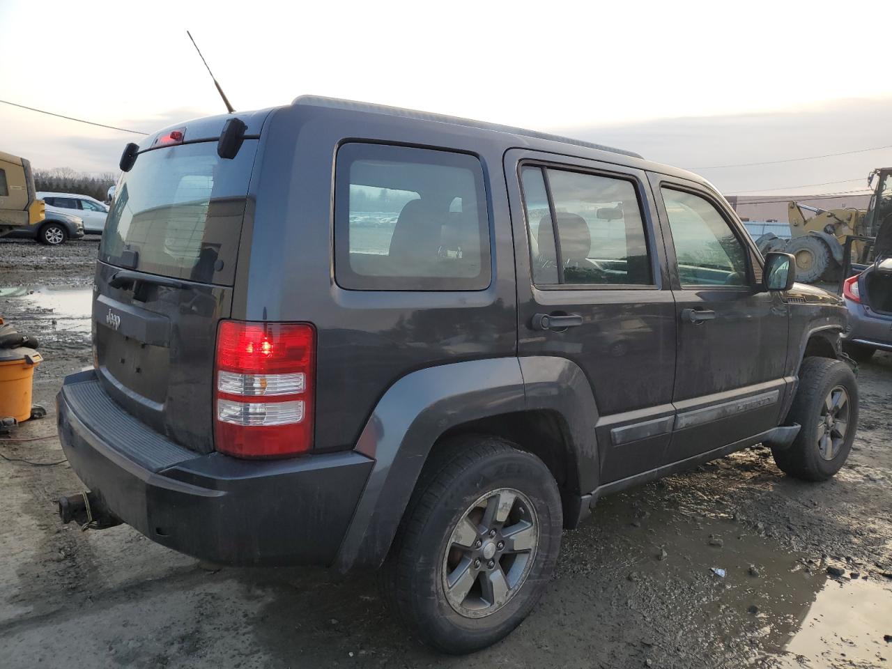 2011 Jeep Liberty (North America) - Image 3