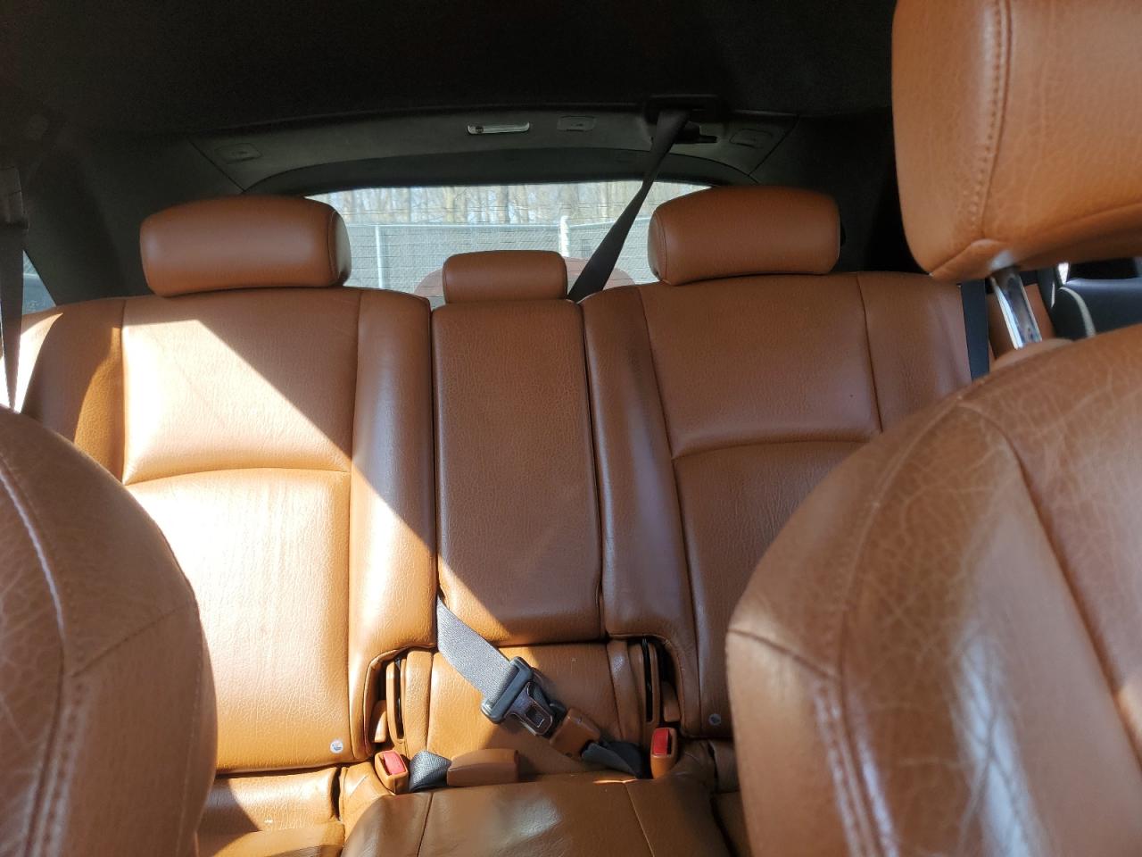 2003 Infiniti FX - Image 10