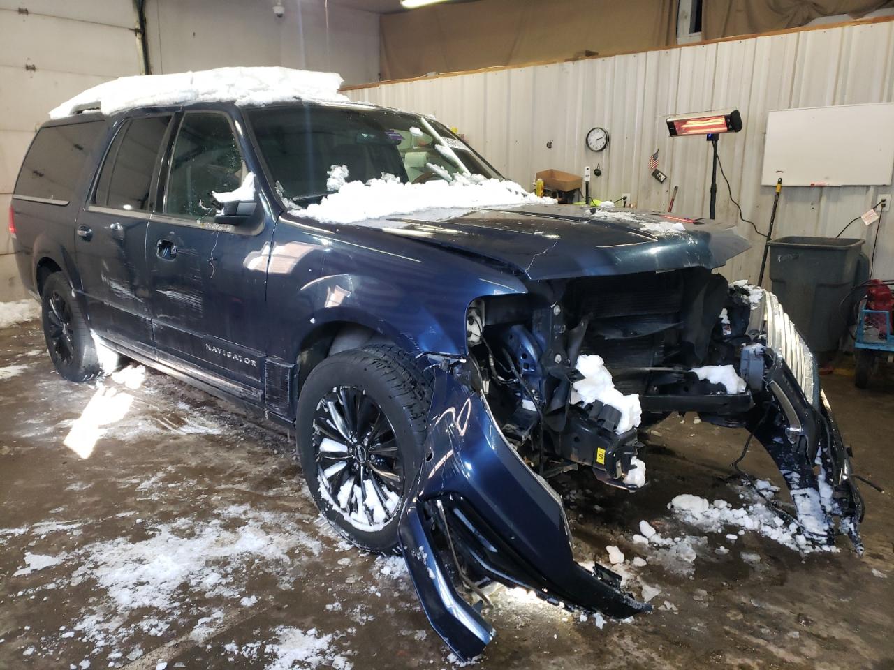 2015 Lincoln Navigator - Image 4