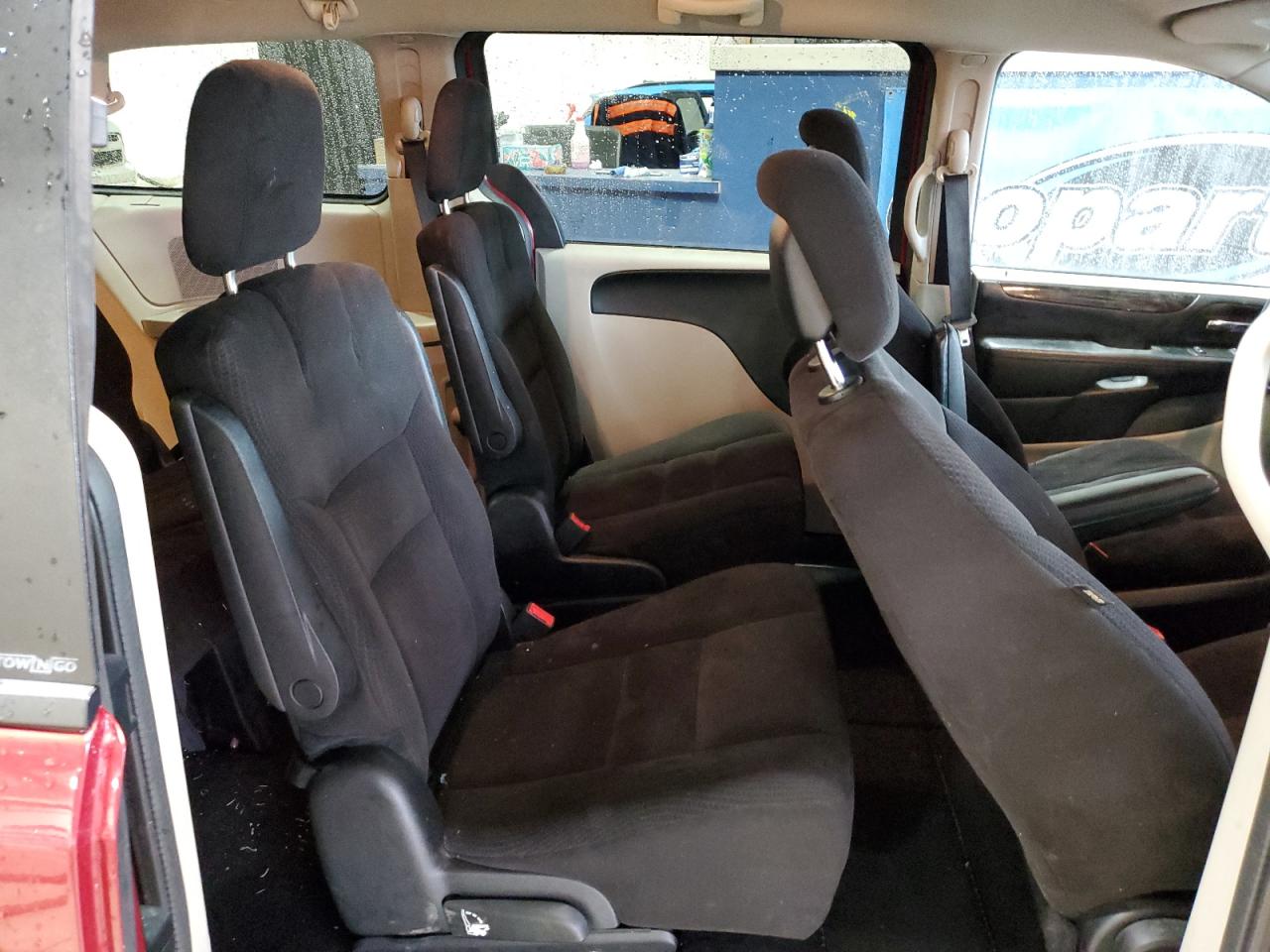 2014 Dodge Caravan - Image 11