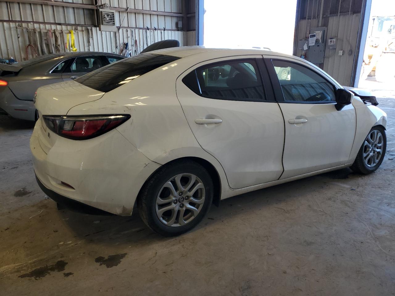 2017 Toyota Yaris - Image 3