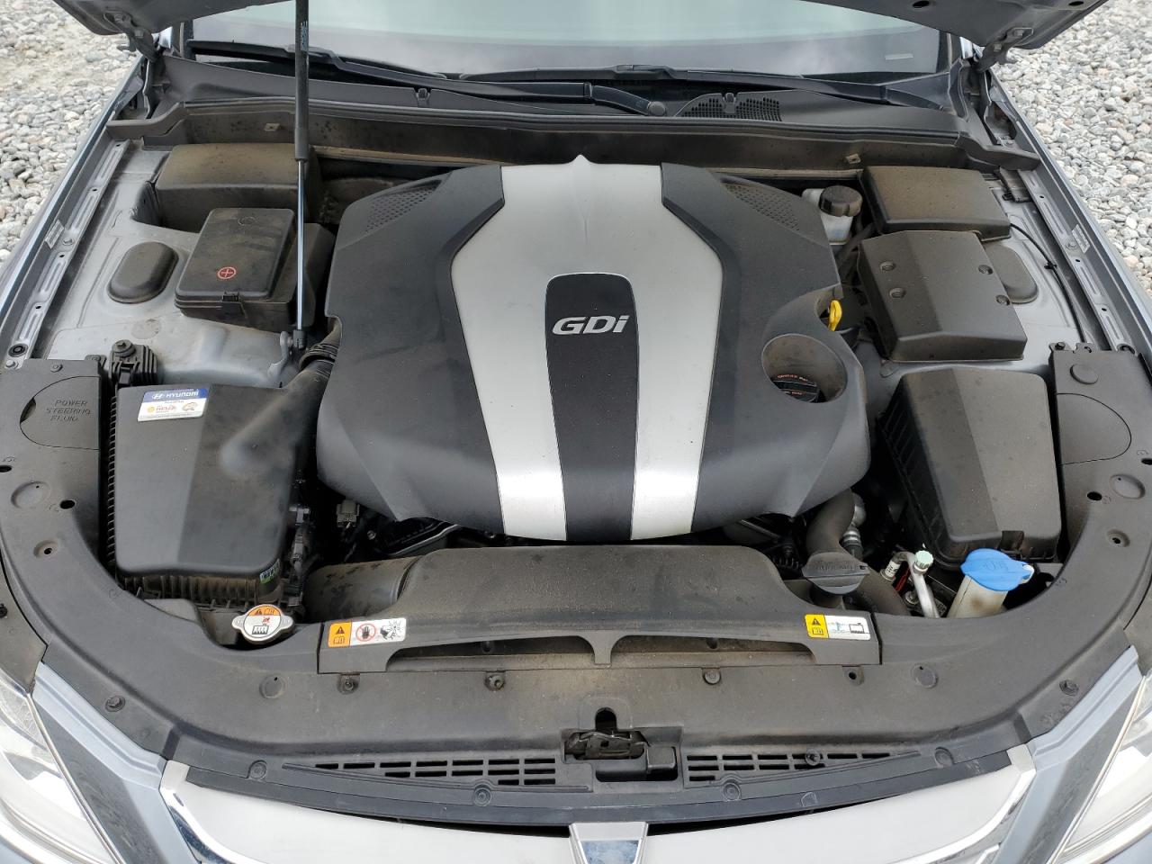 2014 Hyundai Genesis - Image 11