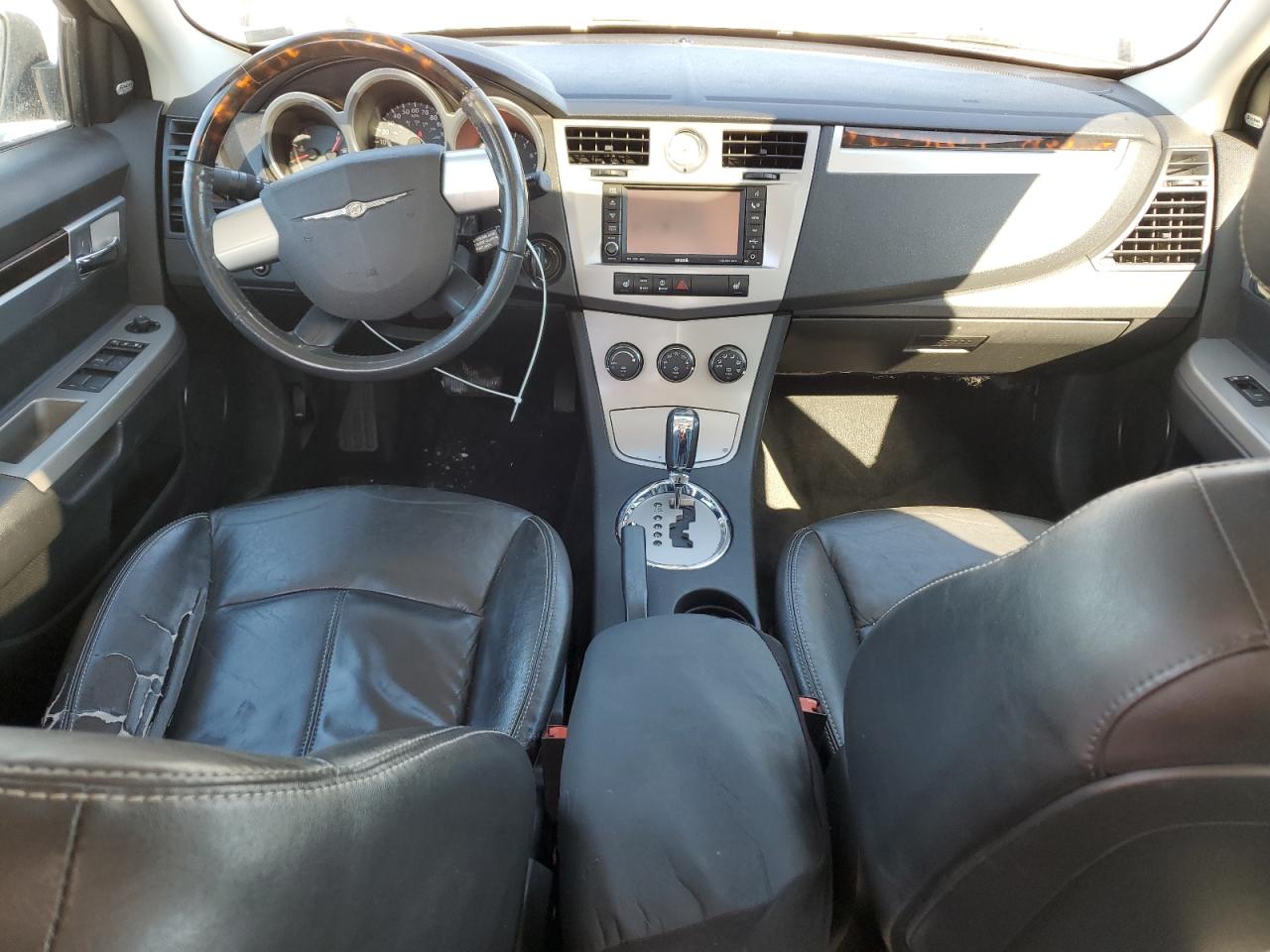 2010 Chrysler Sebring - Image 8