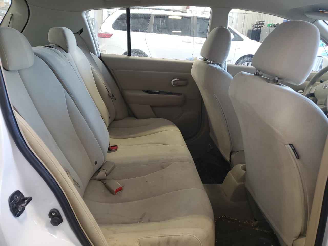 2009 Nissan Versa - Image 10
