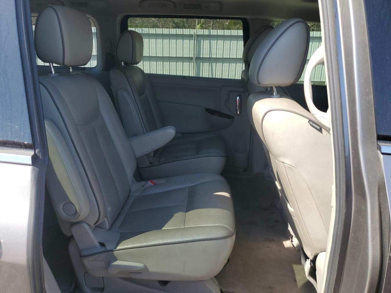 2013 Nissan Quest - Image 11