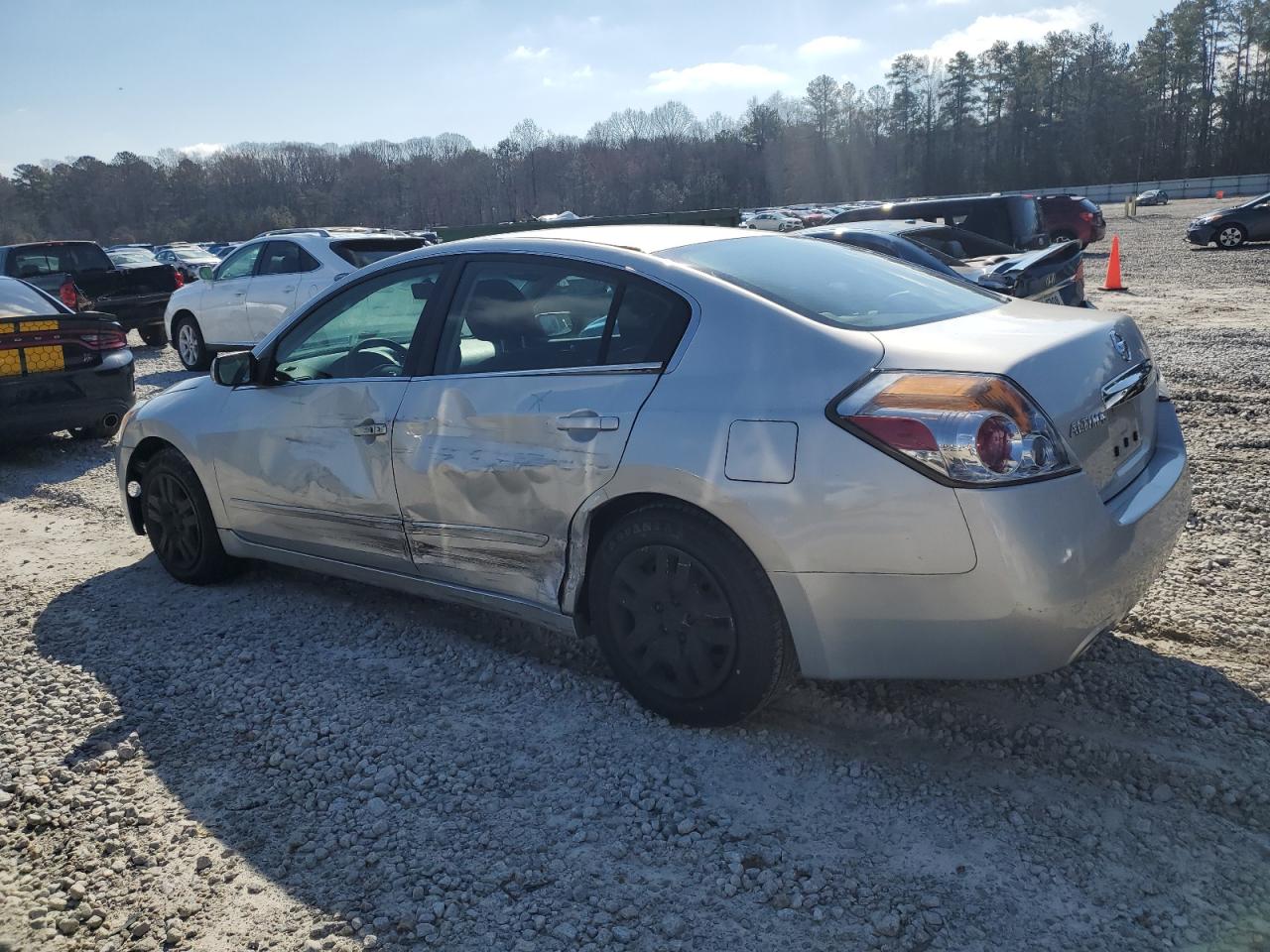 2011 Nissan Altima - Image 2