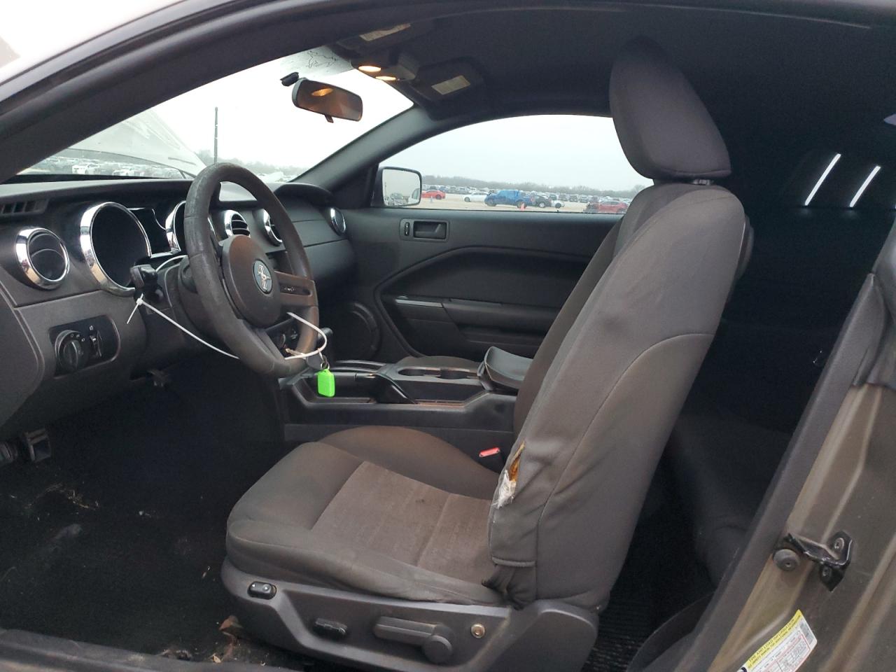 2005 Ford Mustang - Image 7