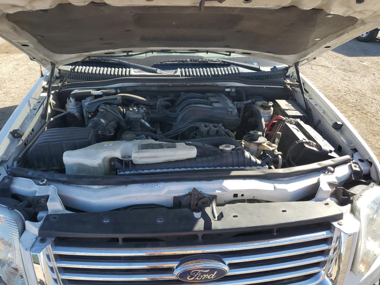 2006 Ford Explorer - Image 11