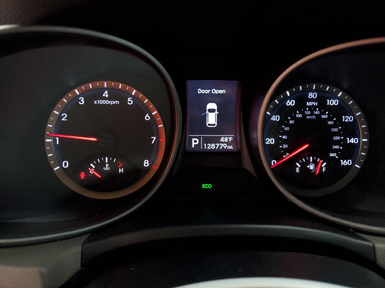 2016 Hyundai Santa Fe - Image 9