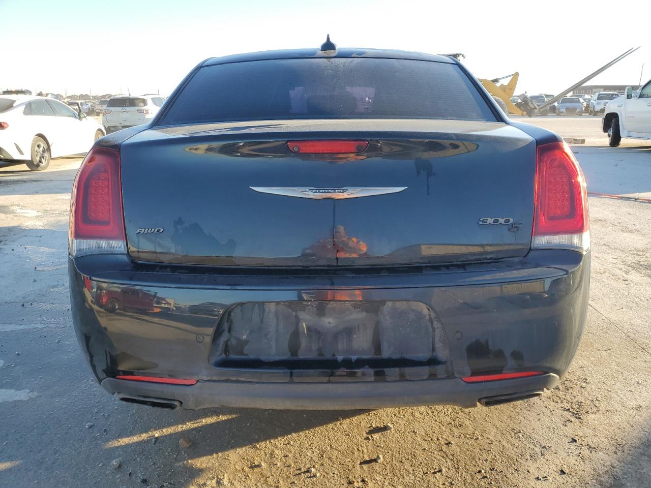 2016 Chrysler 300 - Image 6