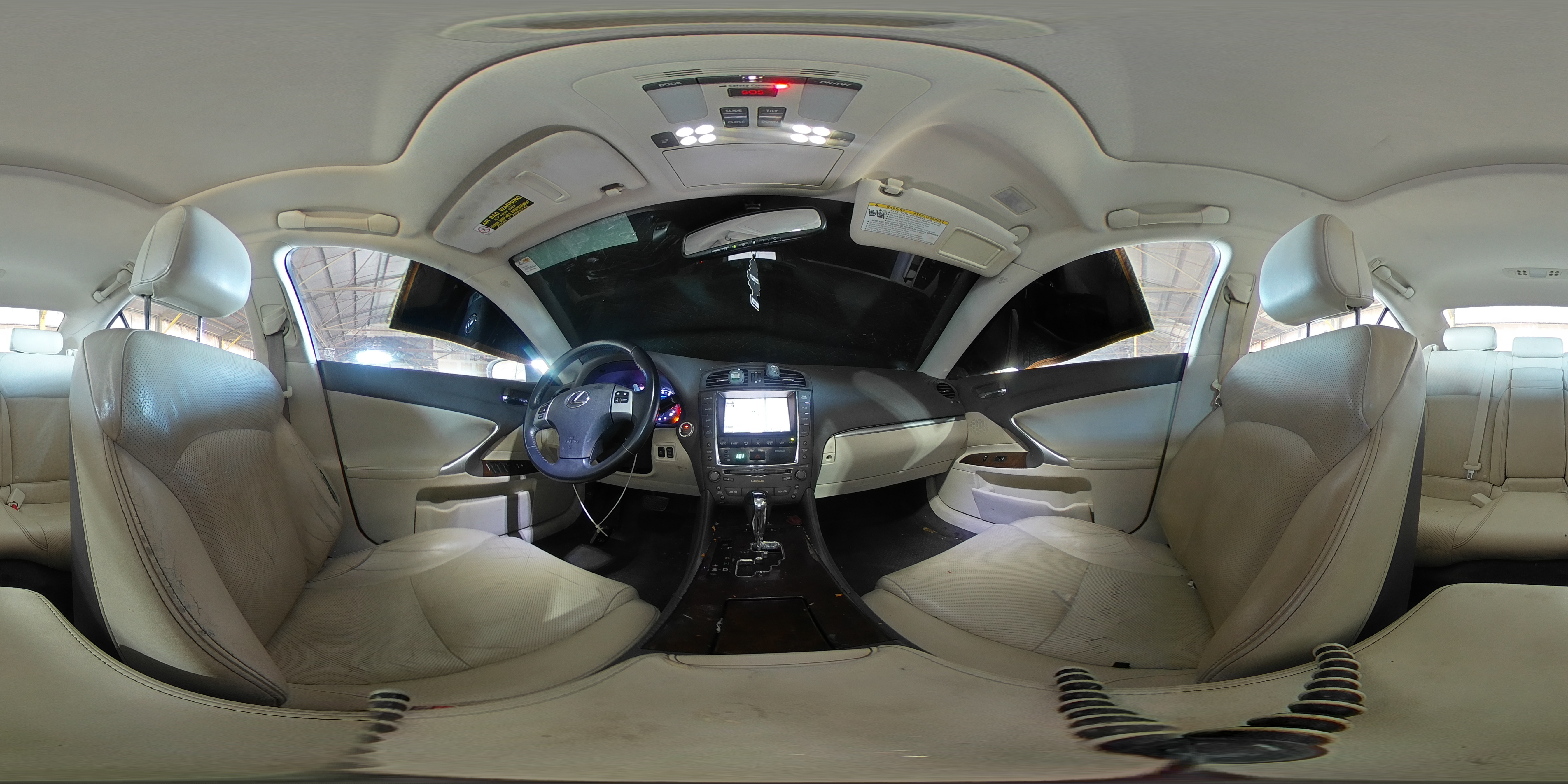 2011 Lexus IS - Image 12