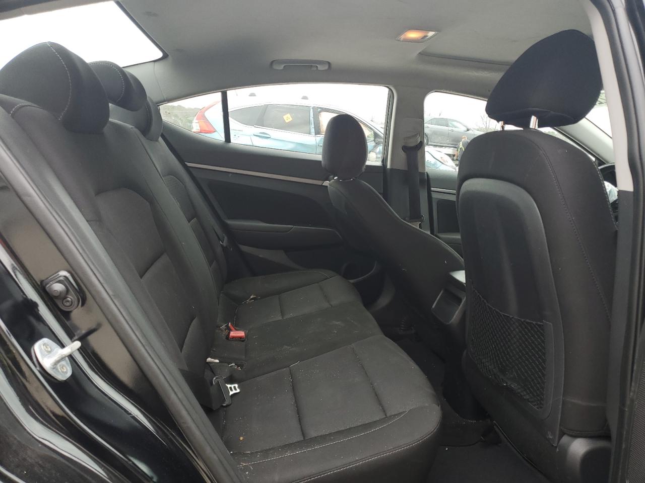 2018 Hyundai Elantra - Image 10