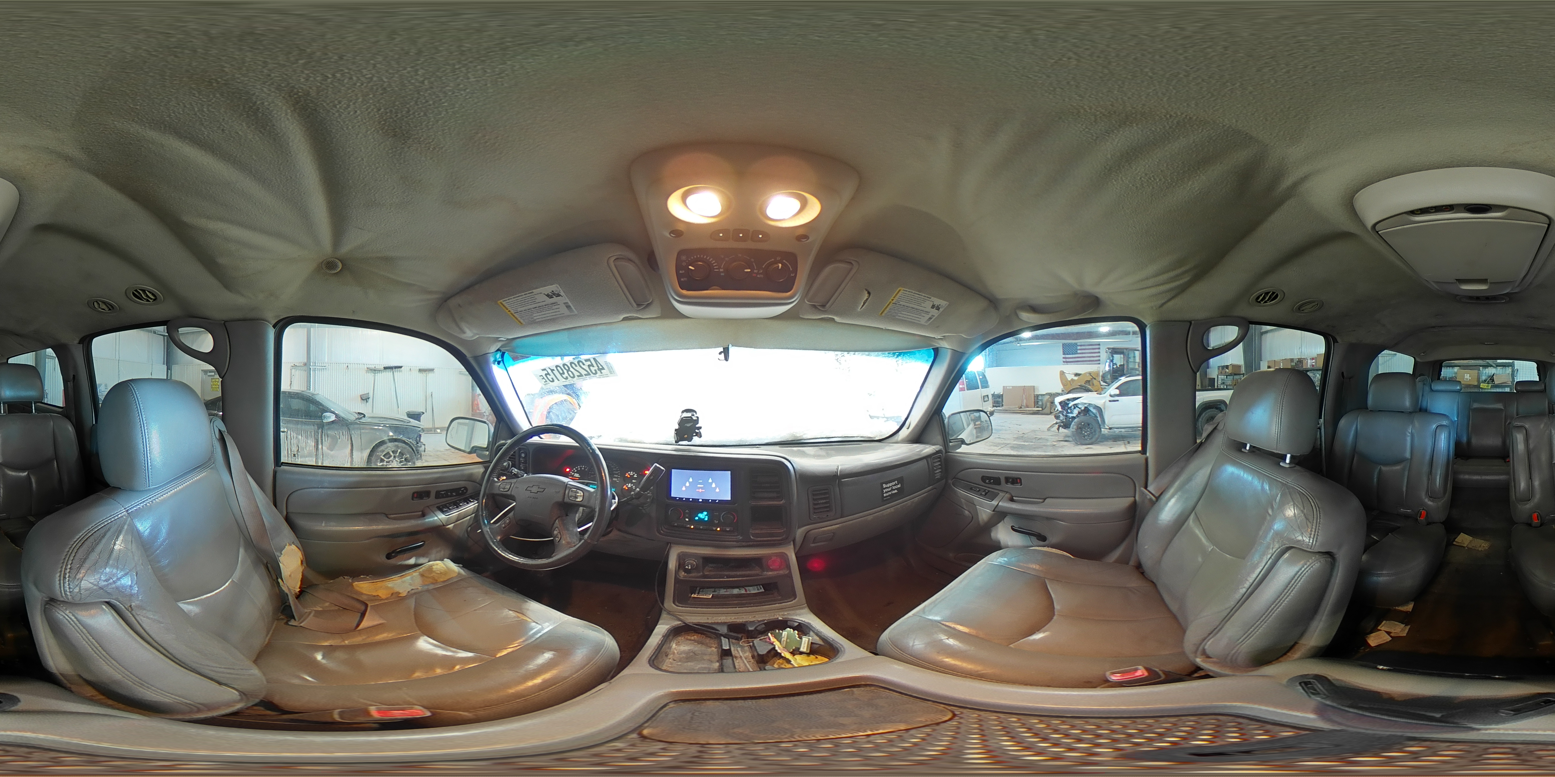 2004 Chevrolet Suburban - Image 14