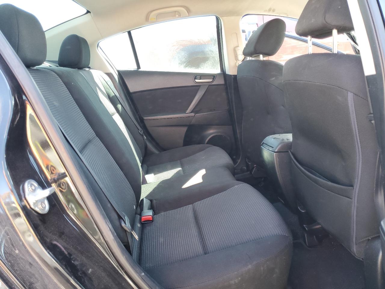 2013 Mazda 3 - Image 10