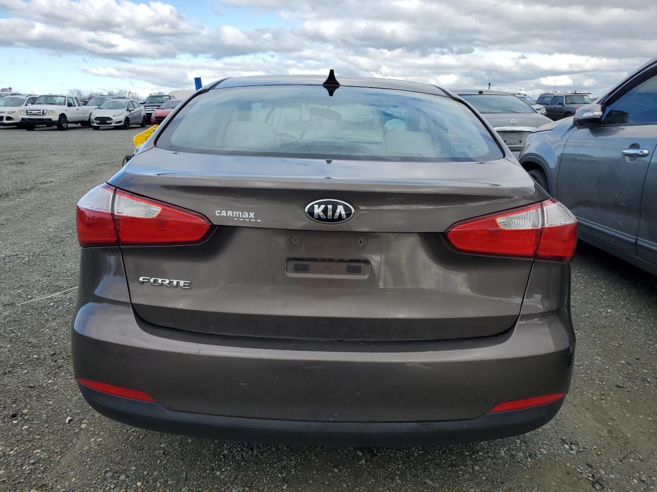 2015 Kia Forte - Image 6
