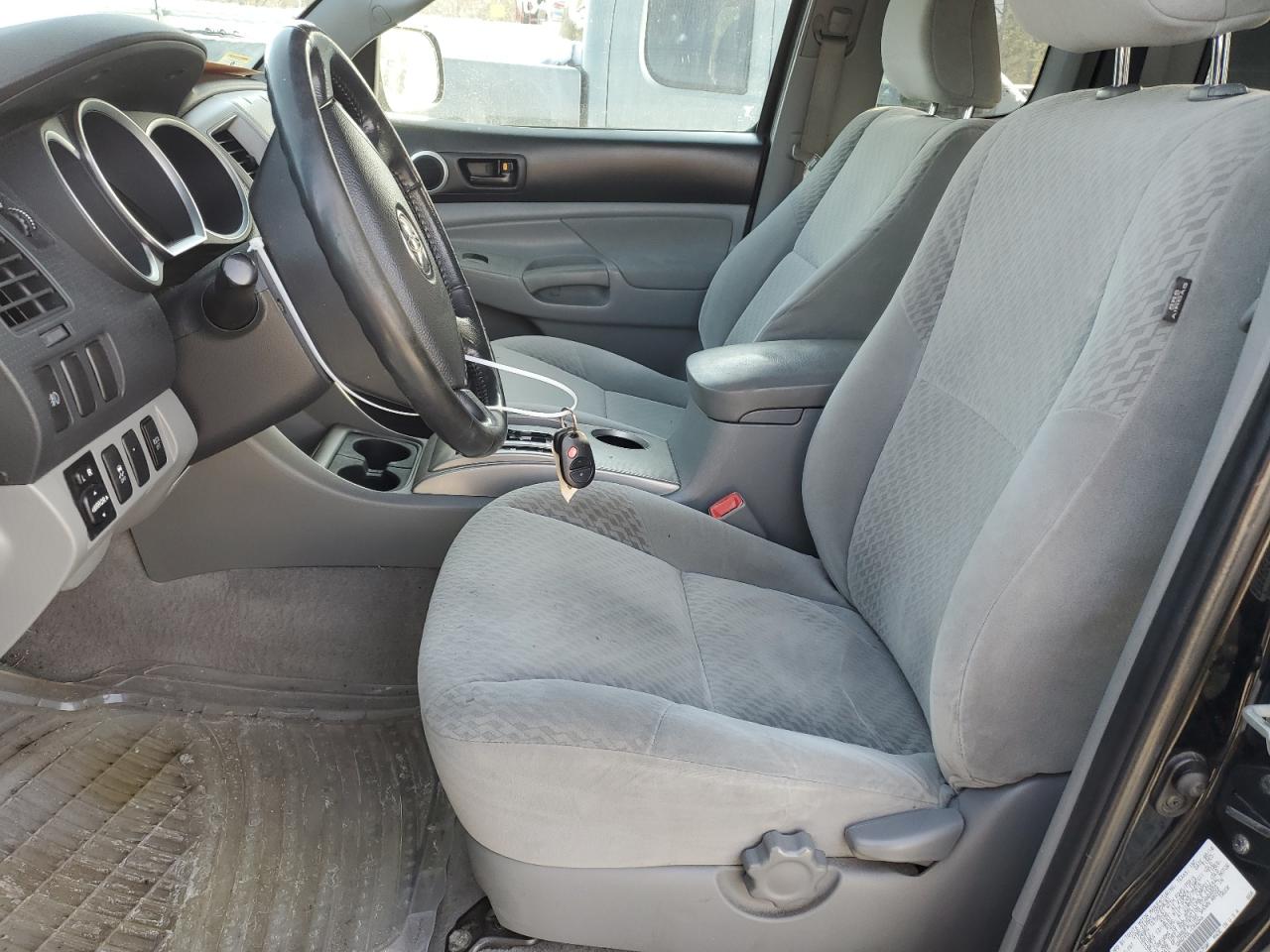 2011 Toyota Tacoma - Image 7