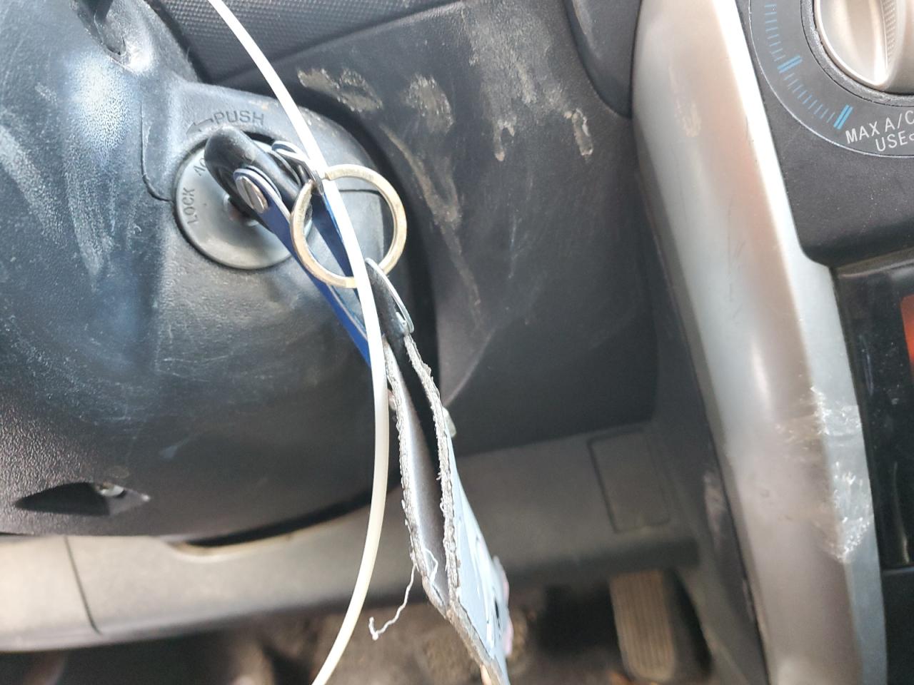 2005 Toyota xA - Image 10