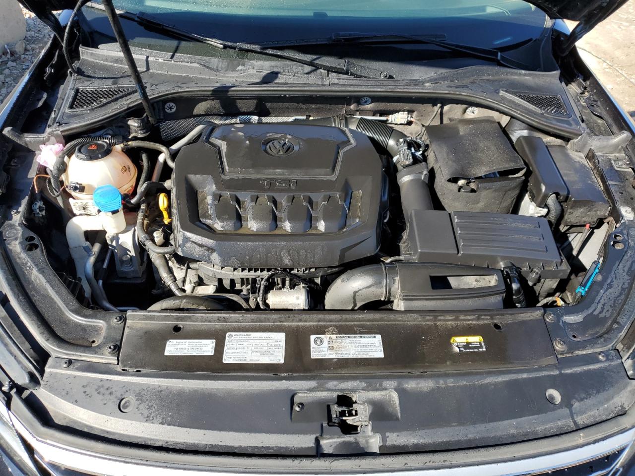 2018 Volkswagen Passat - Image 11
