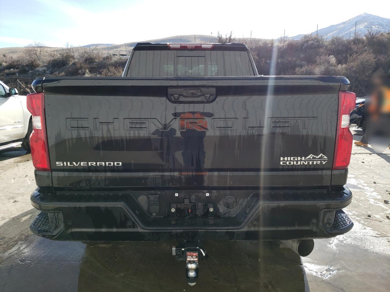 2022 Chevrolet Silverado - Image 6