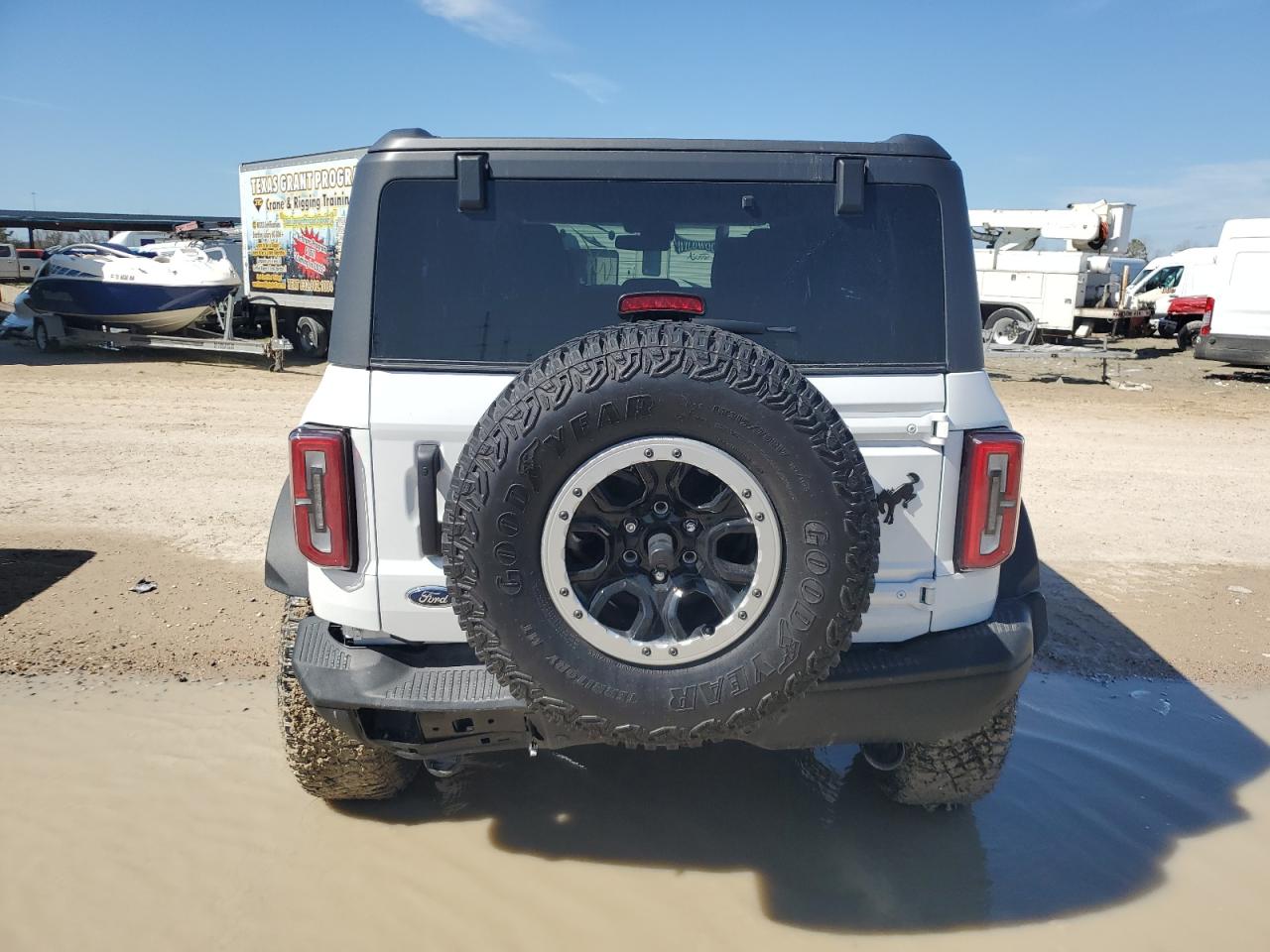 2023 Ford Bronco - Image 6